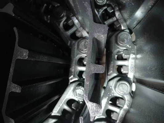 L'assemblaggio della scarpa da pista ZAX250LC-6