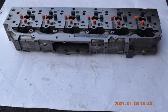 C9 Testa del cilindro del motore 3323619